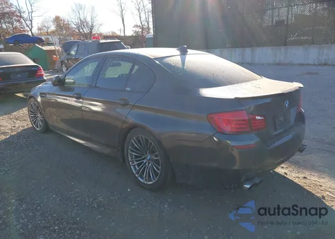 2013 BMW M5 z USA, uszkodzony, nr VIN WBSFV9C53DC773680